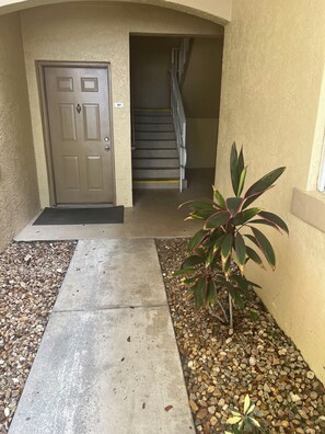 Interior - Spacious 3-bedroom condo in serene Wellington with air conditioning (Wellington)