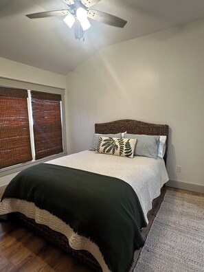 3 bedrooms, iron/ironing board, WiFi, bed sheets - 3-bedroom lake house in enchanting Lake Placid, Fl with private dock (Lake Placid)
