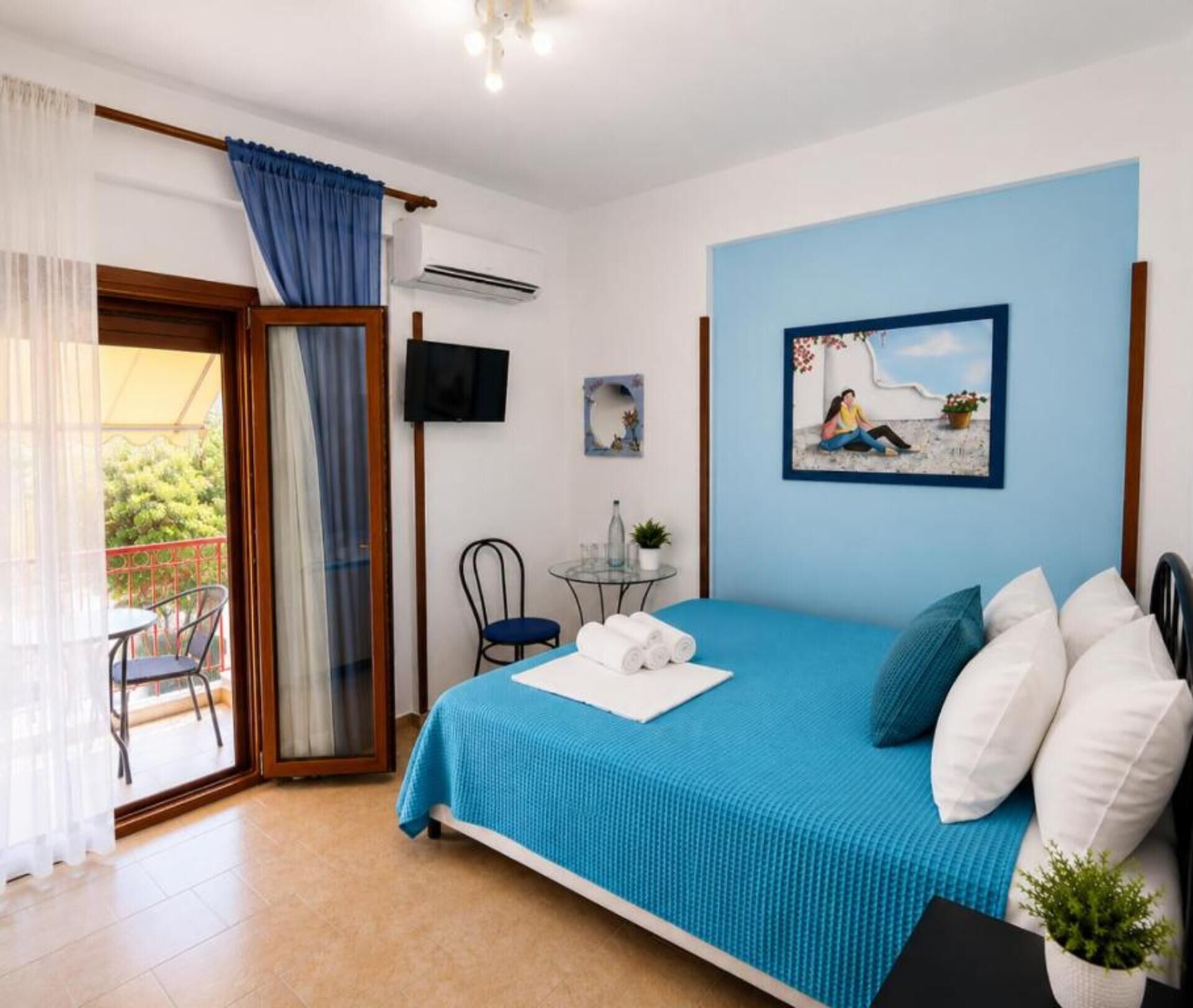 Double Room, Balcony, Mountain View | Peti besi dalam bilik, kalis bunyi, seterika/papan seterika 