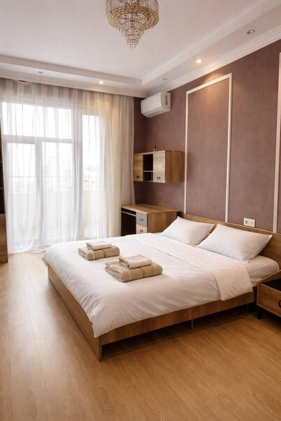 Premium 2BR Sea View Luxury Suite Center