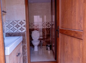 Hair dryer, towels, soap, toilet paper - Edirne Karaağaç'ın Merkezinde, Doğa İçinde Huzurlu ve Geniş Bahçeli Tatil Evi (Edirne)