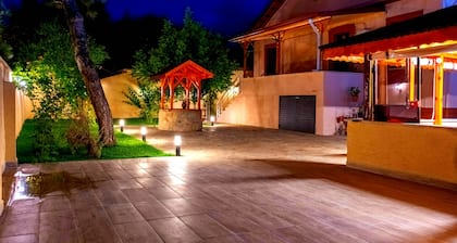 Edirne Karaağaç'ın Merkezinde, Doğa İçinde Huzurlu ve Geniş Bahçeli Tatil Evi