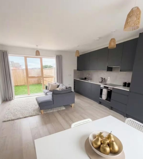 Unclassified image, 1 of 8, button - Surrey Hills Luxury (Cobham)