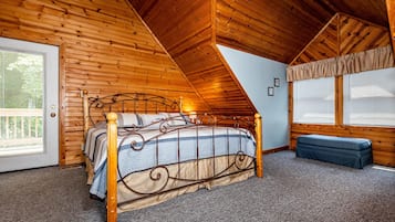Iron/ironing board, bed sheets
