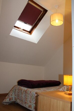 Room - Vrbo Property (BEUIL)