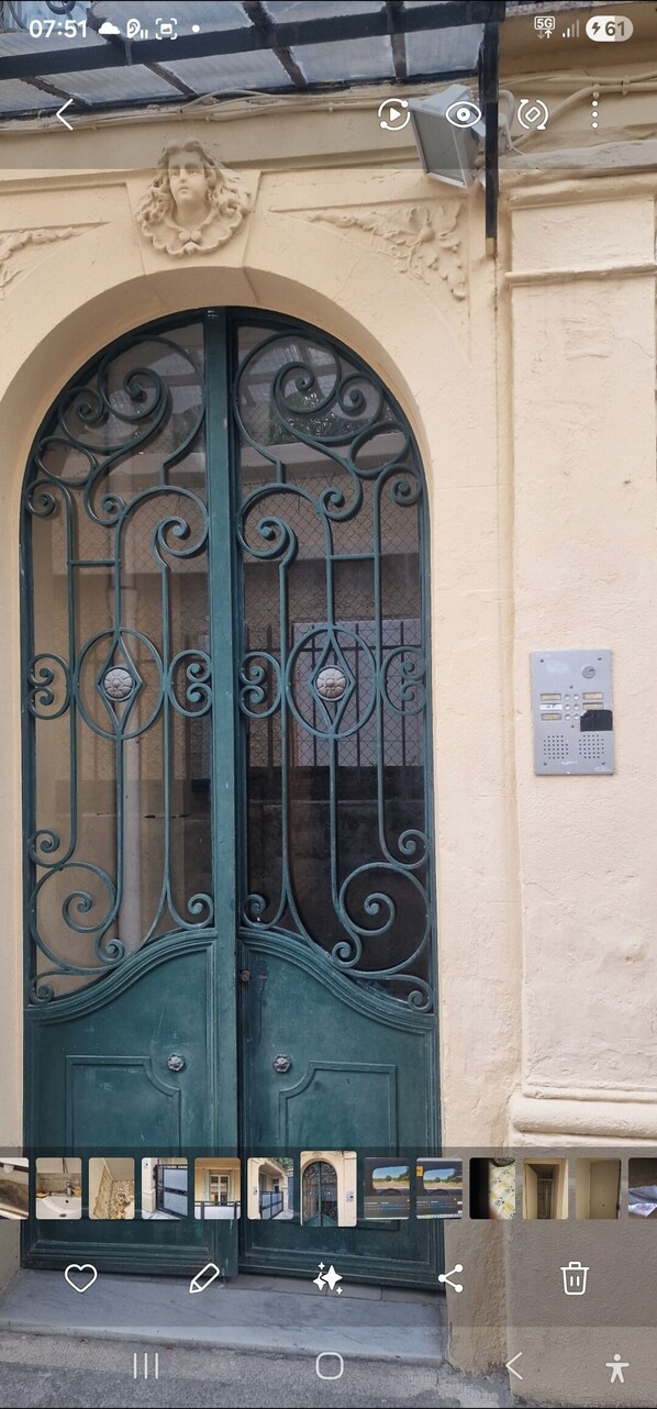 Exterior detail - Beach Vacations (Nice)