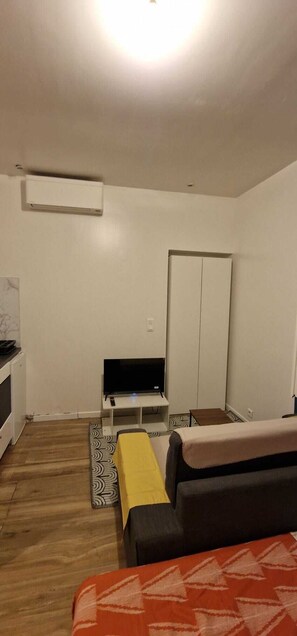Smart TV - Beach Vacations (Nice)
