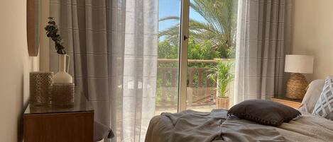 3 bedrooms, in-room safe, iron/ironing board, WiFi (free)