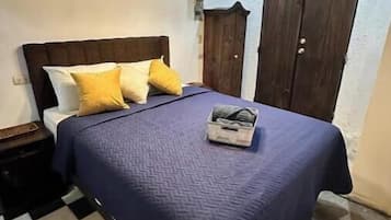 1 camera, una scrivania, ferro/asse da stiro, Wi-Fi gratuito
