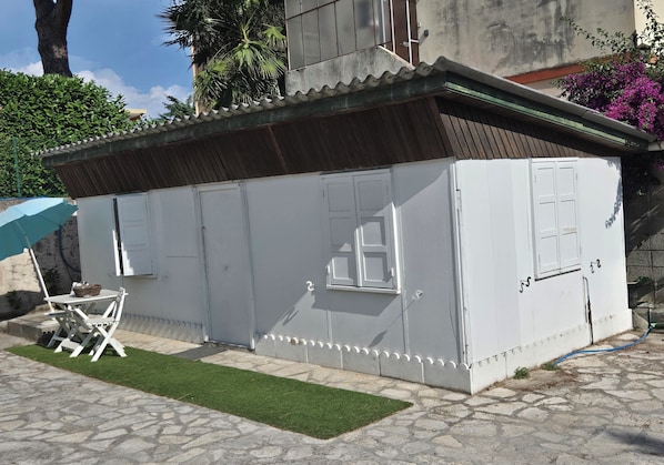 Outdoor dining - Cabane pas loin de la plage (Cagnes-sur-Mer)