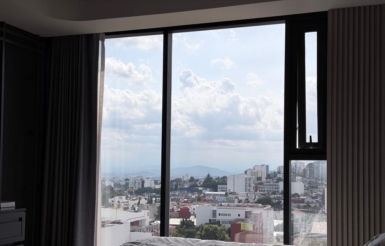 Luxury-Suite, Stadtblick | Bügeleisen/Bügelbrett, kostenloses WLAN