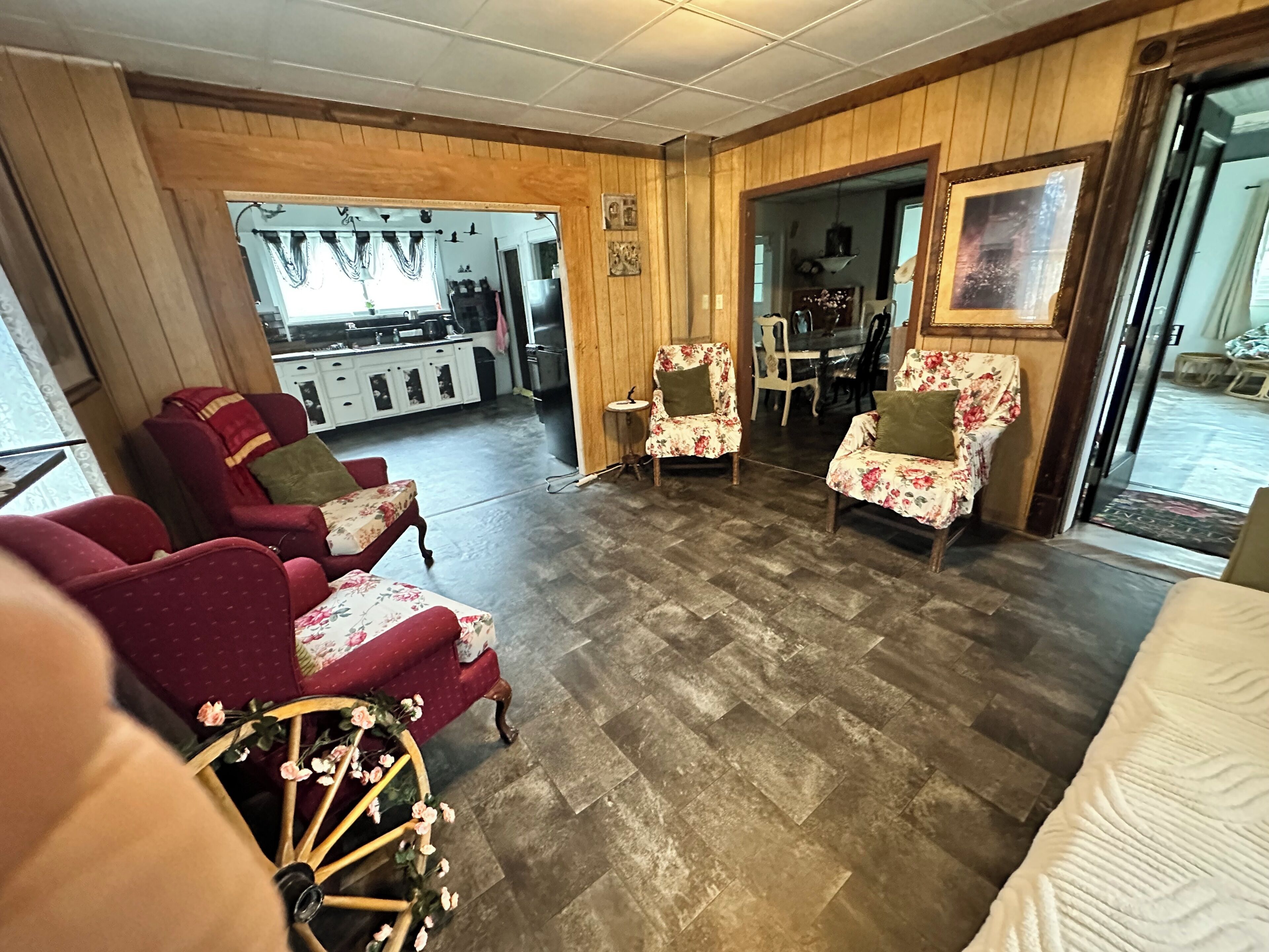 2 bedrooms, WiFi (free), bed sheets