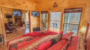 1 bedroom, iron/ironing board, free WiFi, bed sheets - NEW LISTING~Quiet~clean~cozy~fast WIFI~Dollywood, F/P hotub #11 (Sevierville)