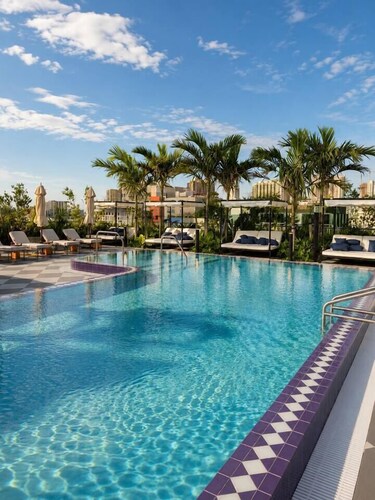 1 BR King Suite | Balcony | Sleeps 4 | Kitchen