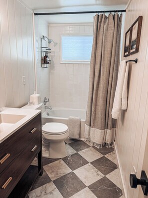 Bathroom - The Gardner House Near IWU in Marion, Indiana (Marion)