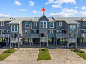 Exterior - Sandy Beachy Retreat and Gulf View (Galveston)