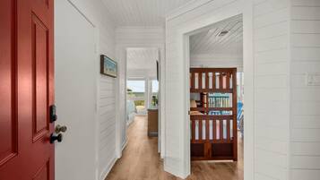 Townhome - flera sängar - uteplats - havsutsikt (Sandy Beach Retreat) | Interiör