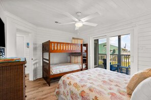 Townhome, Multiple Beds, Patio, Ocean View (Sandy Beachy Retreat) - Sandy Beachy Retreat and Gulf View (Galveston)