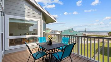 Townhome - flera sängar - uteplats - havsutsikt (Sandy Beach Retreat) | Restaurang utomhus
