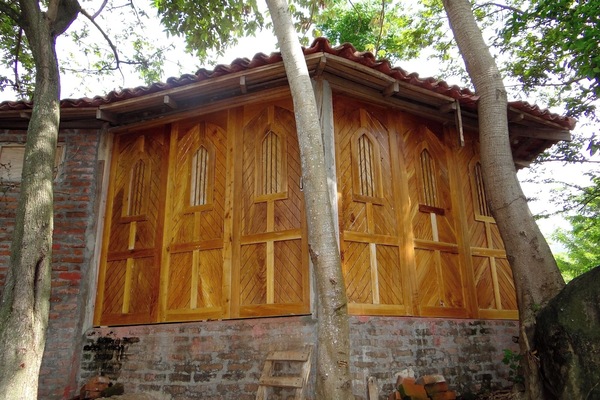 Exterior detail