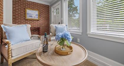Walk to UVA & Stadium! Close to everything! Charming renovated house