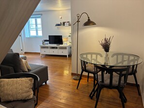 Dining - Vrbo Property (Lisboa)