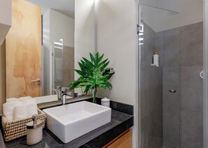 Bathroom - Hola Donceles  (Colonia Donceles)