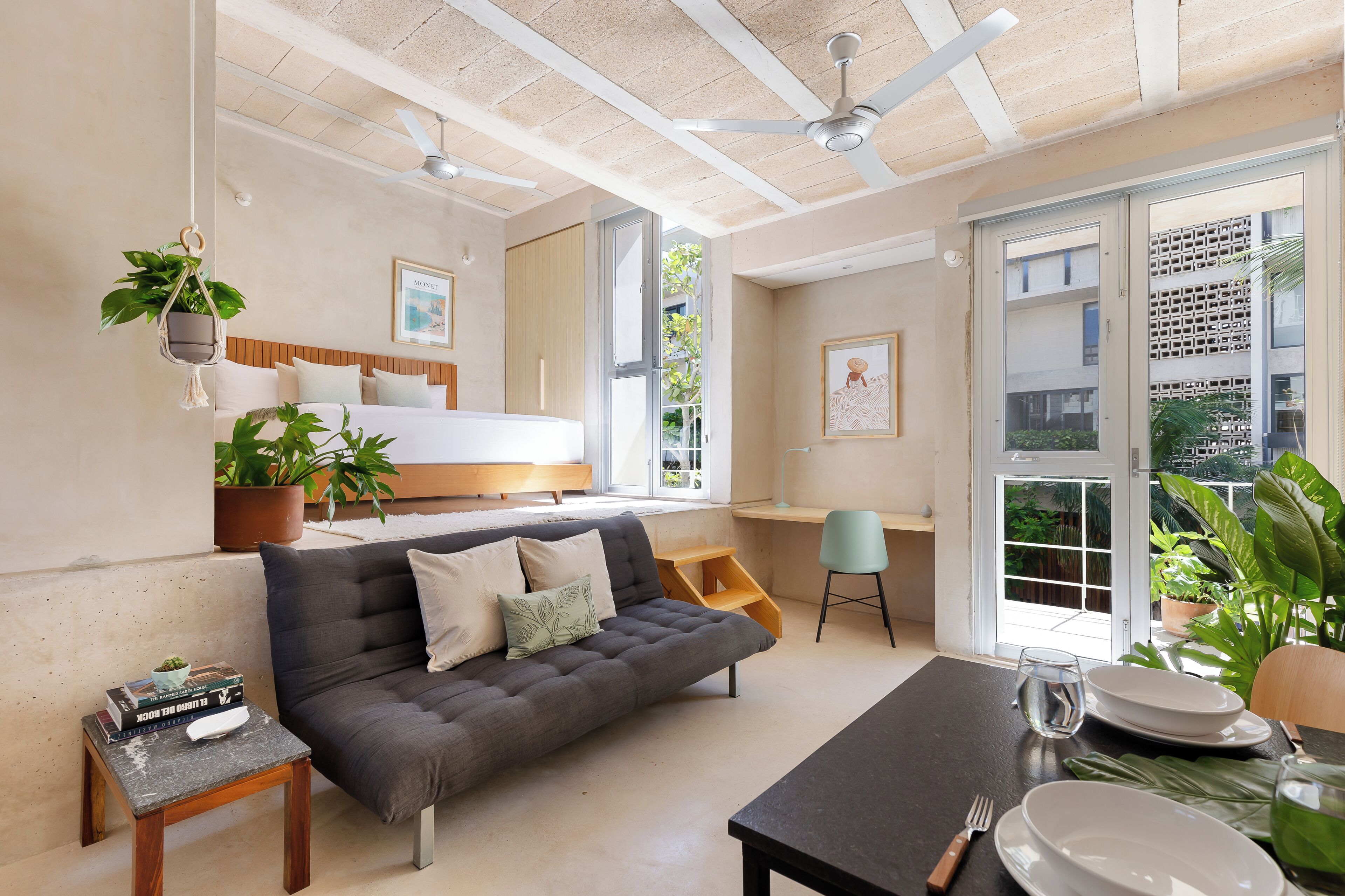Estudio Deluxe, balcón, vistas al patio | Zona de estar