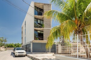 Exterior - Hola Donceles  (Colonia Donceles)