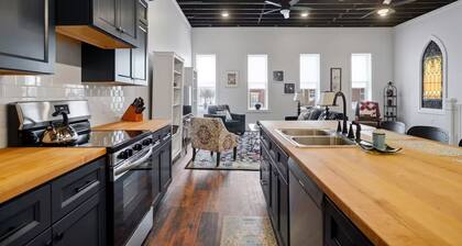 Serene 1750 Sq Ft Loft Luxury Apartment