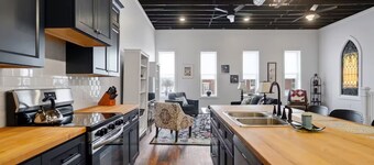 Serene 1750 Sq Ft Loft Luxury Apartment