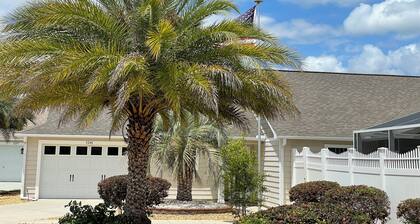 Sunshine Stay Merryweather at Lake Sumter Landing w/ Sparkling Private Pool /Spa