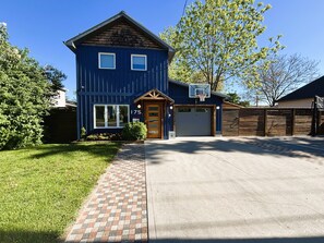 Exterior - The Blue House on Pine | Walk to Downtown, Queen's University, & Memorial Ctr (Kingston)