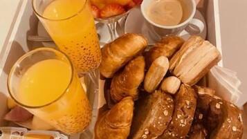 Free daily full breakfast