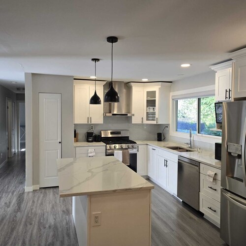 Spacious 3BR Home in Maple Ridge