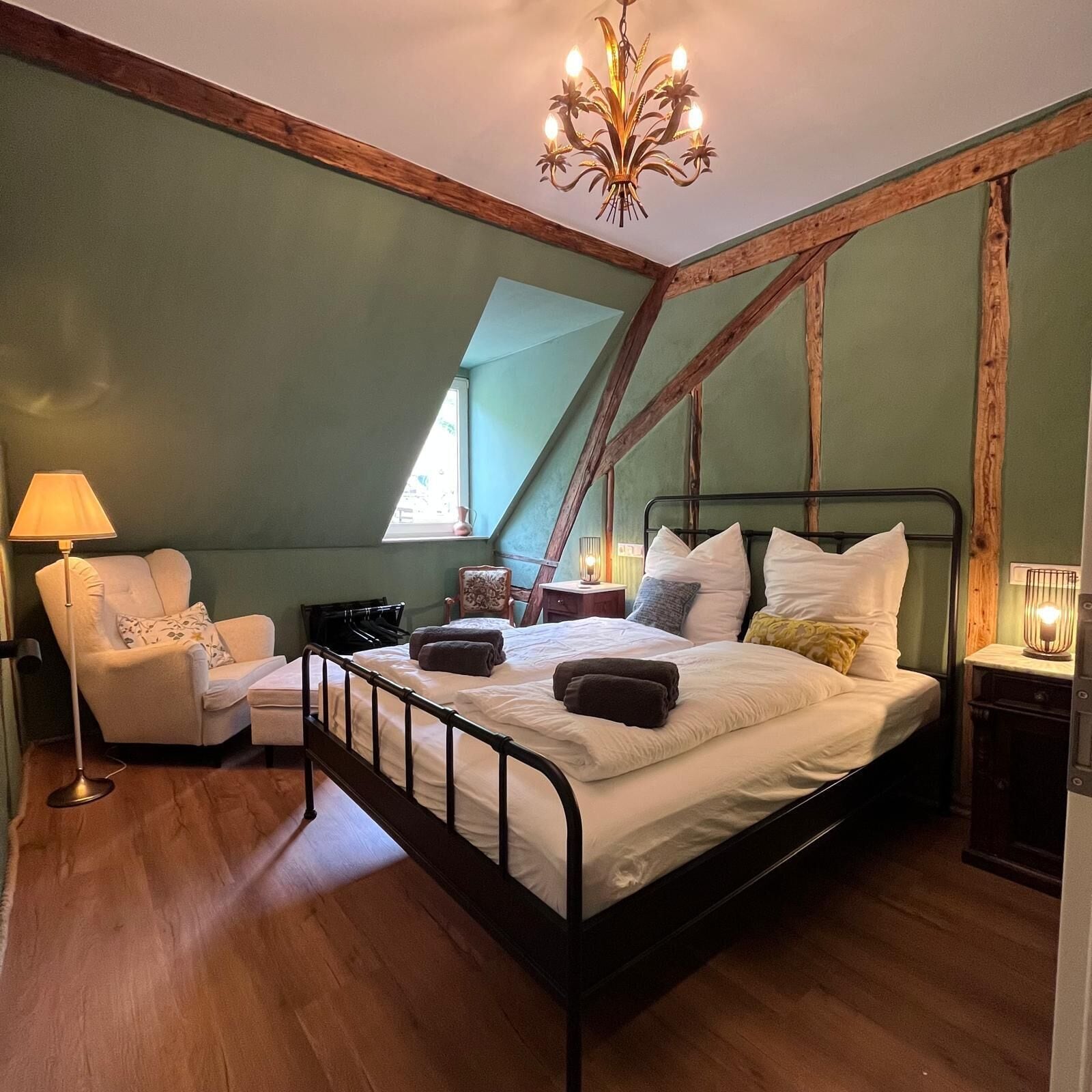 3 chambres, fer et planche à repasser, Wi-Fi, draps fournis