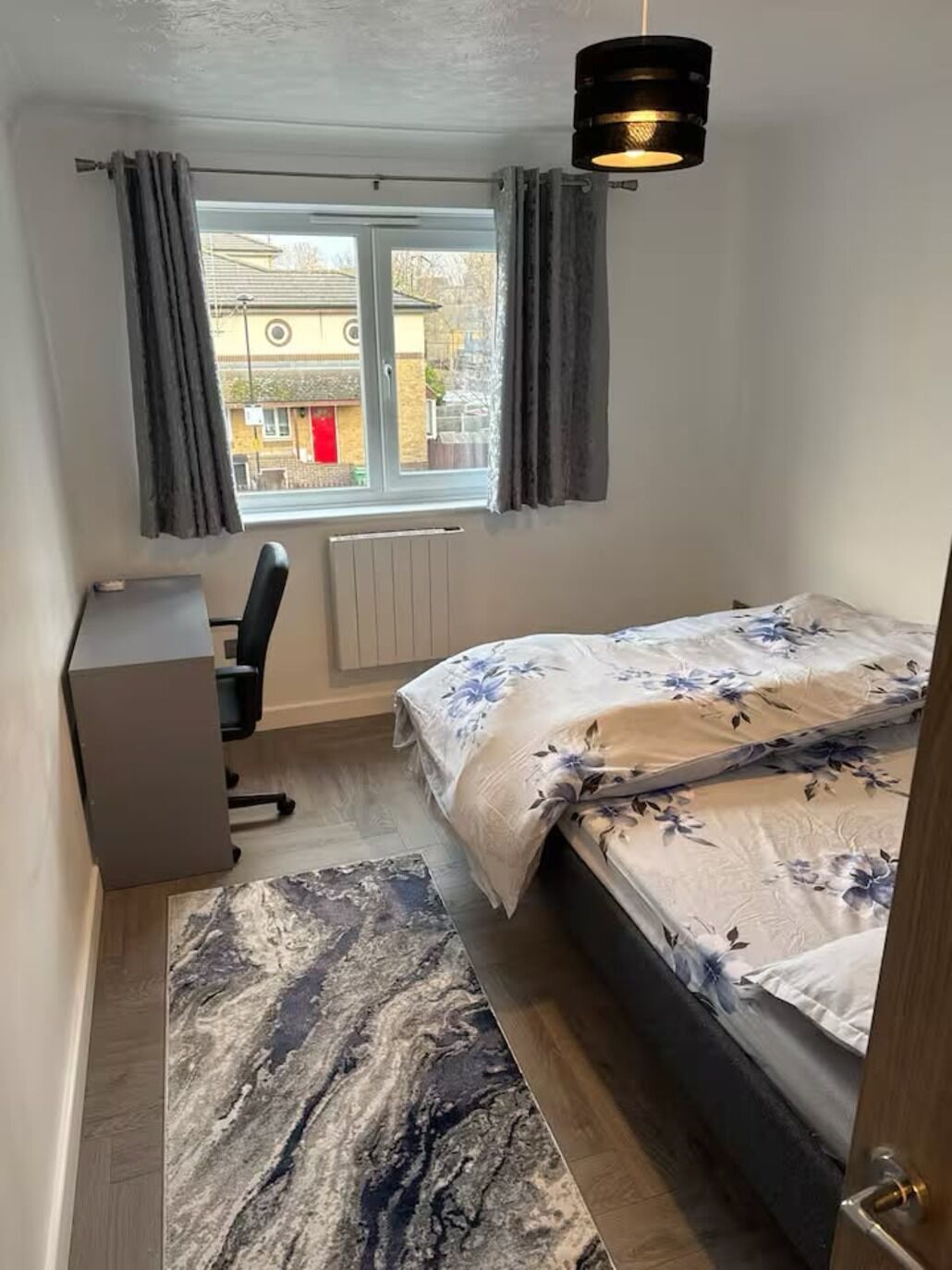 Iron/ironing board, Internet, bed sheets
