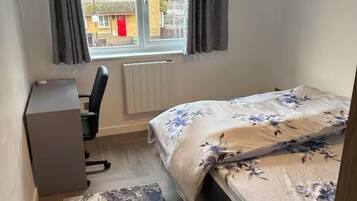 Iron/ironing board, Internet, bed sheets