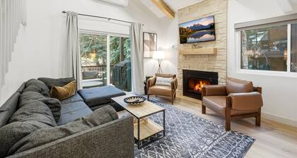 Modern Mountain-Chic Condo-Ski, Golf, Bike, Hike!