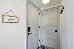 Interior - Modern Mountain-Chic Condo-Ski, Golf, Bike, Hike! (Park City)