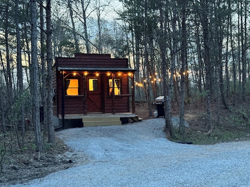 Ez livin off grid cabin in Daniel Boone National Forest