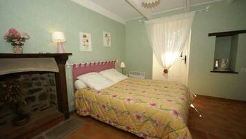 House | 3 bedrooms, individually furnished, bed sheets