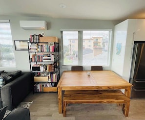 Dining - Sunset views with private terrace on Queen Anne (Seattle)