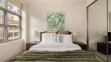 Iron/ironing board, WiFi, bed sheets, wheelchair access