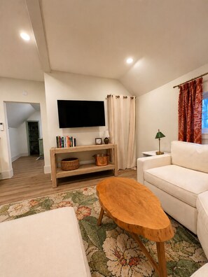 Living area - Chic apartment in Lancaster, NY with A/C (Lancaster)