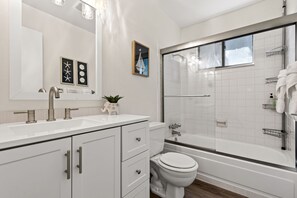 Townhome, Multiple Beds, Garden View (Backyard Hideaway) | Bathroom