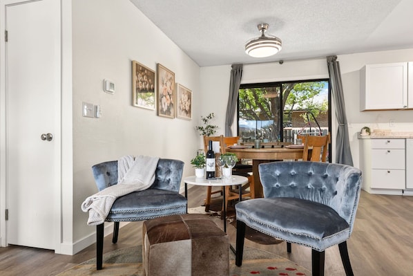 Townhome, Multiple Beds, Garden View (Backyard Hideaway) | Interior