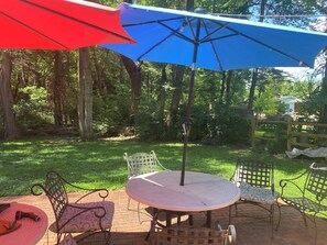 Outdoor dining - Spacious 4-bedroom family home in North Bethesda for rent - 3-6 months (Kensington)
