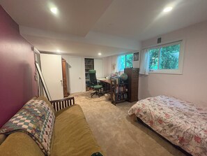 Room - Spacious 4-bedroom family home in North Bethesda for rent - 3-6 months (Kensington)