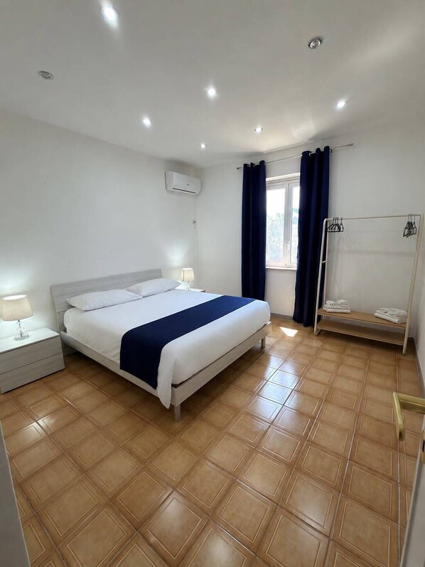 3 bedrooms, WiFi, bed sheets - Imperiale Sicily House | Just a few minutes from the airport (Carini)